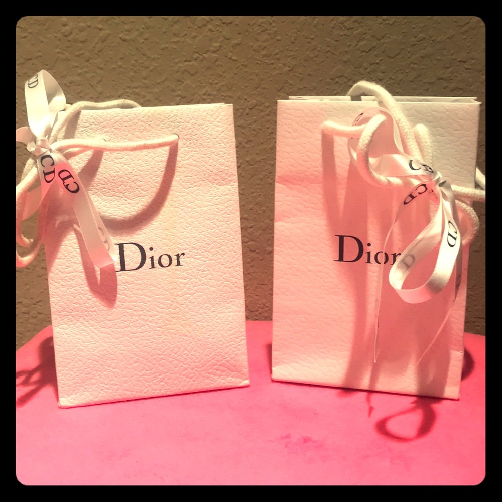 Dior gift bag with ribbon 🎀